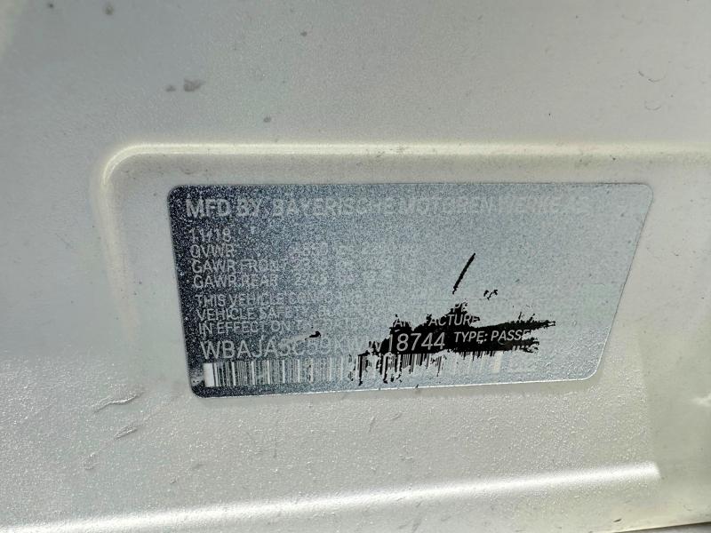 WBAJA5C59KWW18744