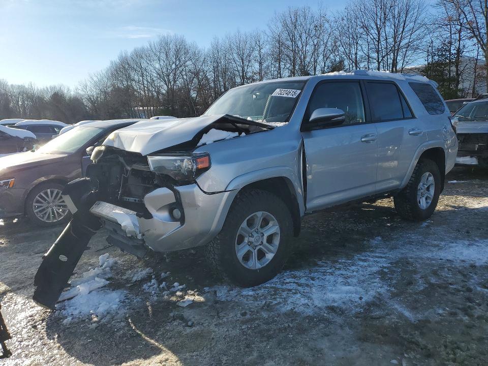 2018 TOYOTA 4 RUNNER SR5 — VIN JTEBU5JR5J5555839
