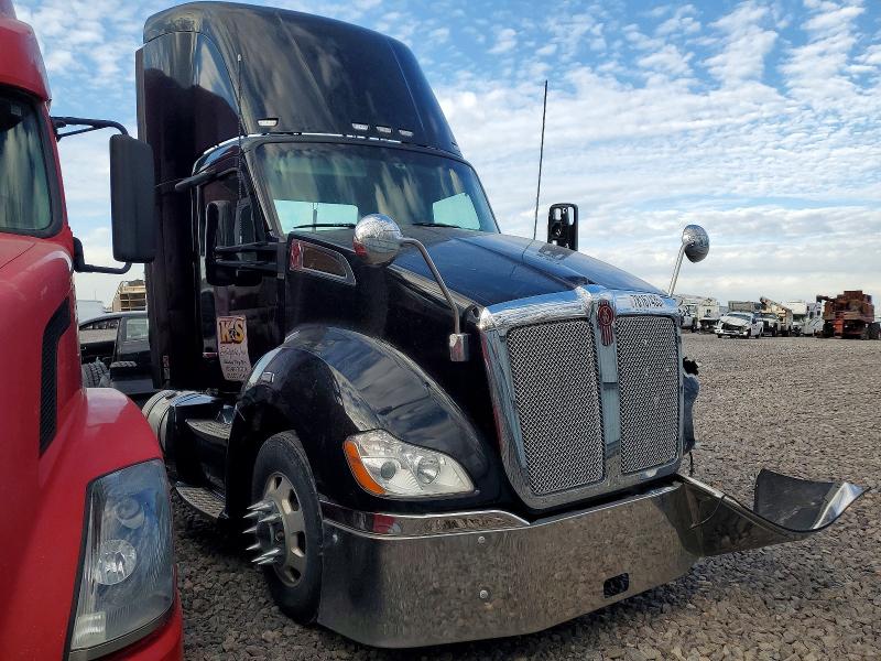 2015 KENWORTH T680 — VIN 1XKYDP9X8FJ460174