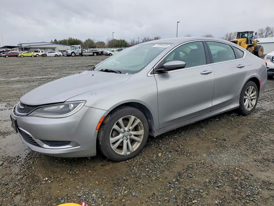 2015 CHRYSLER 200 — VIN 1C3CCCABXFN697554