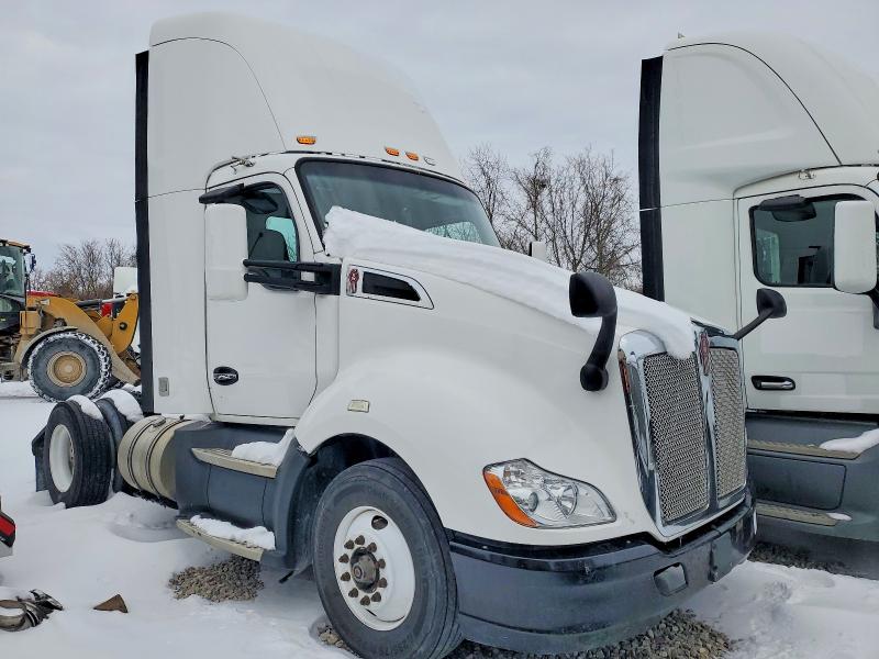 2016 KENWORTH CONSTRUCTION — VIN 1XKYA48X4GJ496308