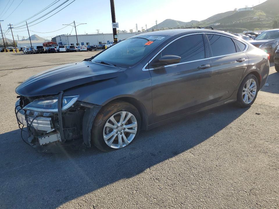 2015 CHRYSLER 200 — VIN 1C3CCCAB2FN604543