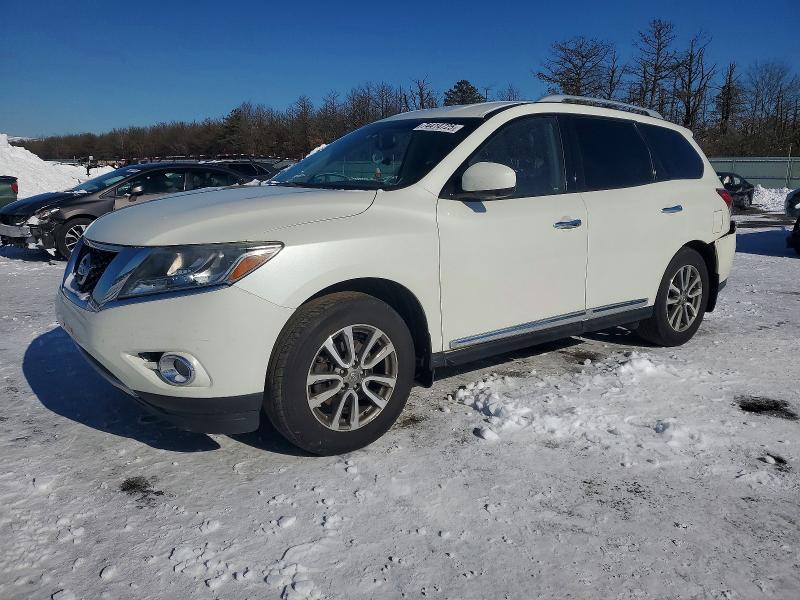 2015 NISSAN PATHFINDER — VIN 5N1AR2MM2FC716209