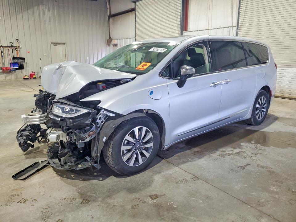 2023 CHRYSLER PACIFICA — VIN 2C4RC1S76PR592325