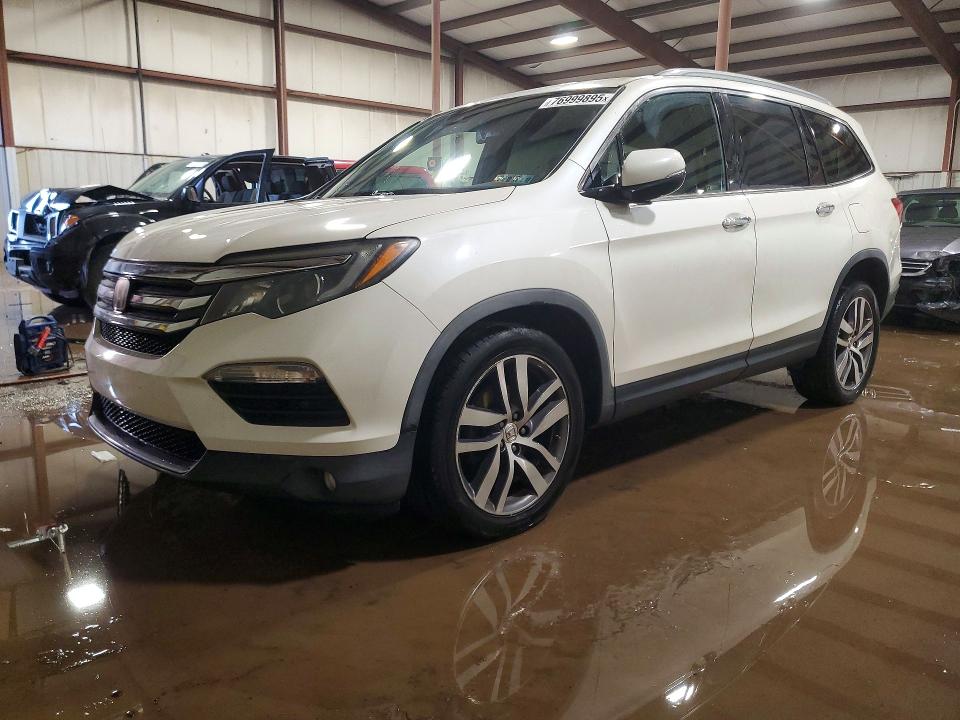 2017 HONDA PILOT TOUR — VIN 5FNYF6H93HB013099