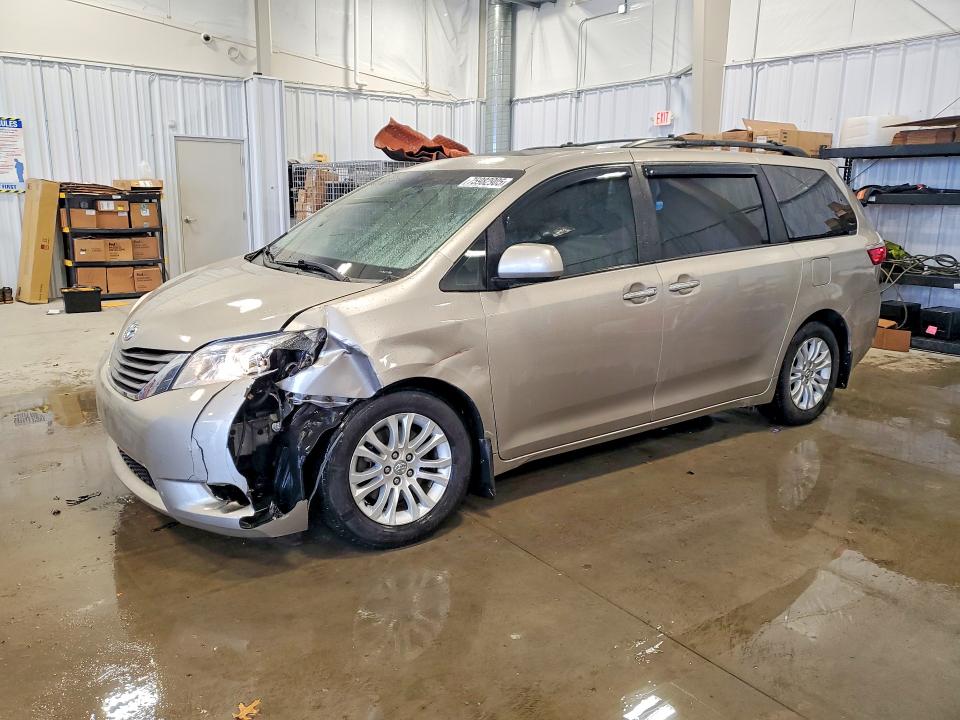 2017 TOYOTA SIENNA — VIN 5TDYZ3DC5HS857793