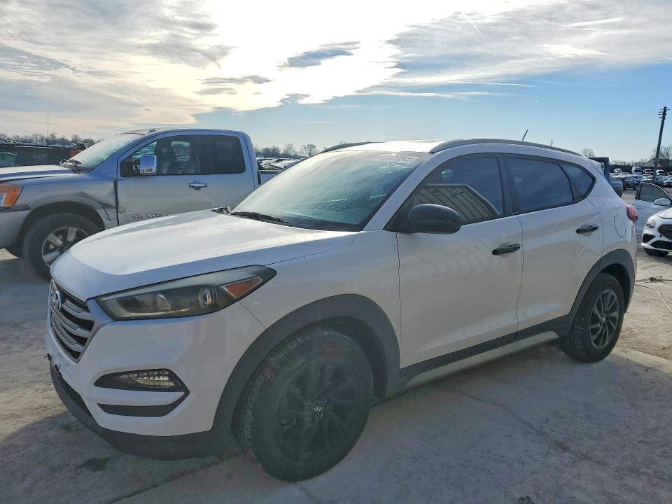2017 HYUNDAI TUCSON — VIN KM8J33A4XHU279956