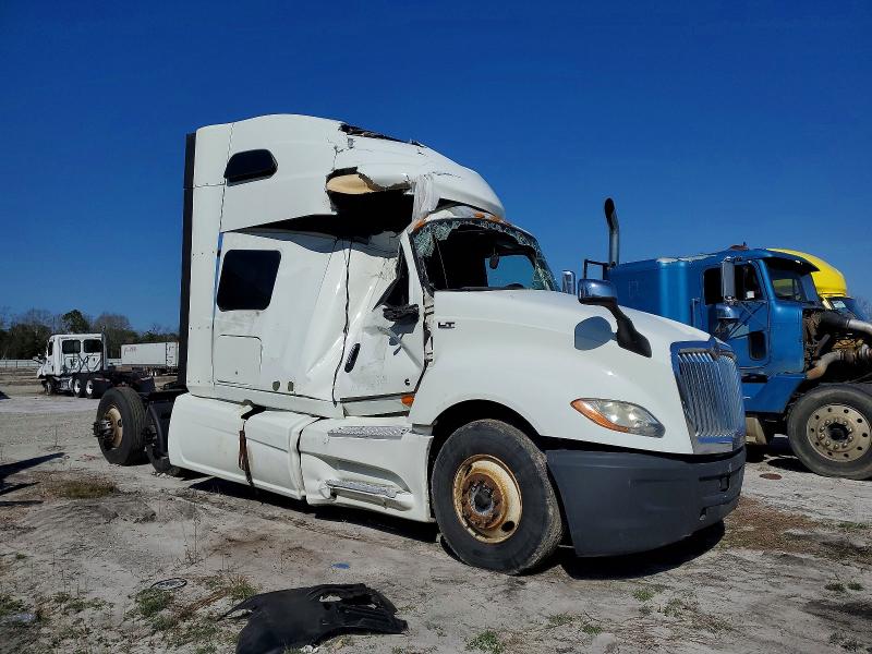 2020 INTERNATIONAL LT625 — VIN 3HSDZAPR1LN607884