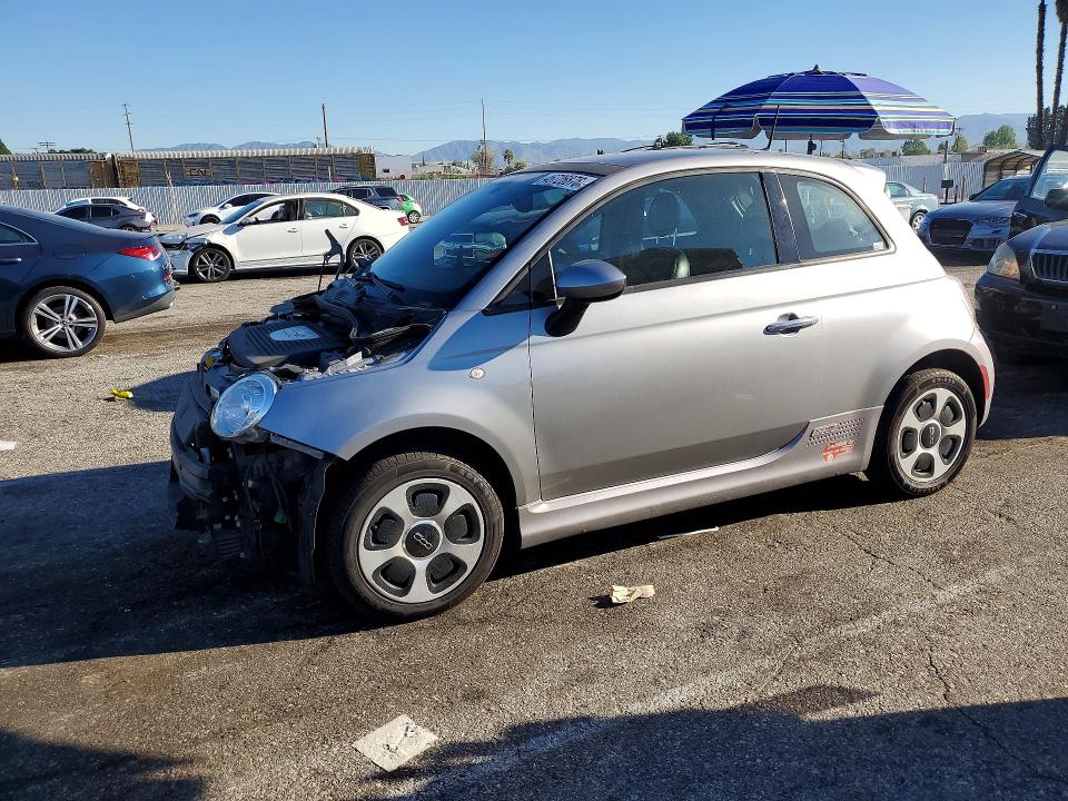 2017 FIAT 500 — VIN 3C3CFFGE2HT575896