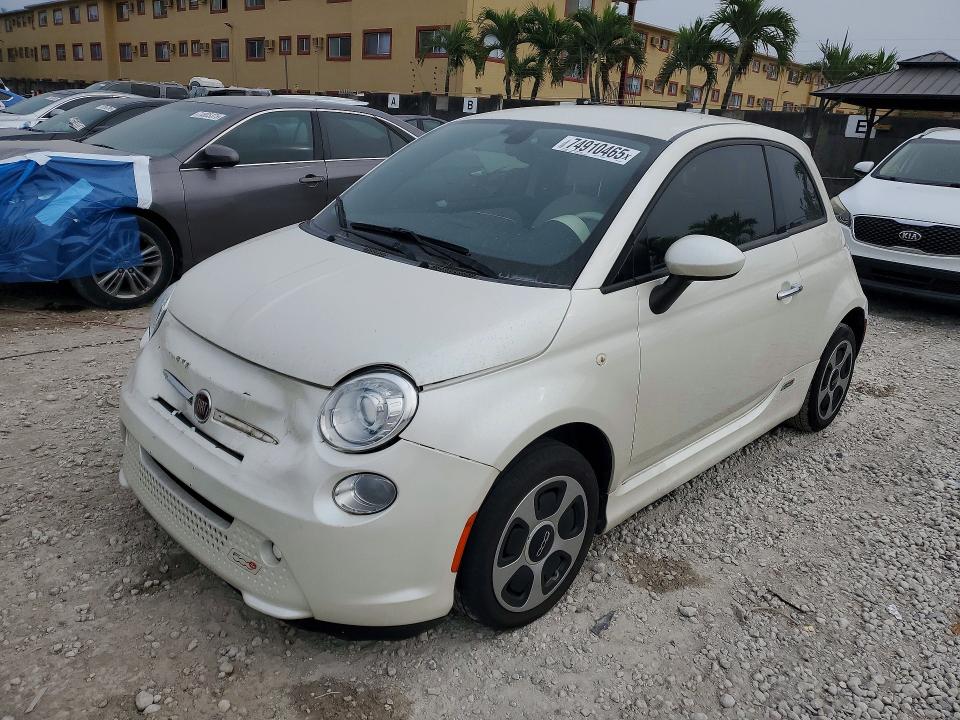 2017 FIAT 500 — VIN 3C3CFFGE4HT561448