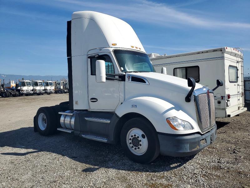 2017 KENWORTH CONSTRUCTION — VIN 1XKYA48X2HJ160433
