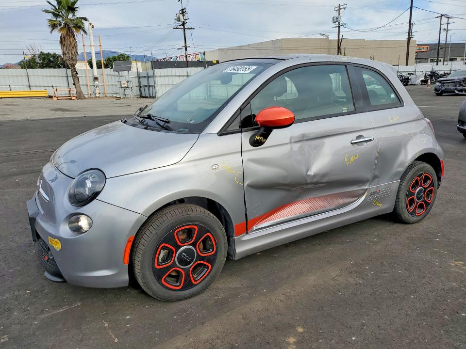 2018 FIAT 500 — VIN 3C3CFFGE2JT362551