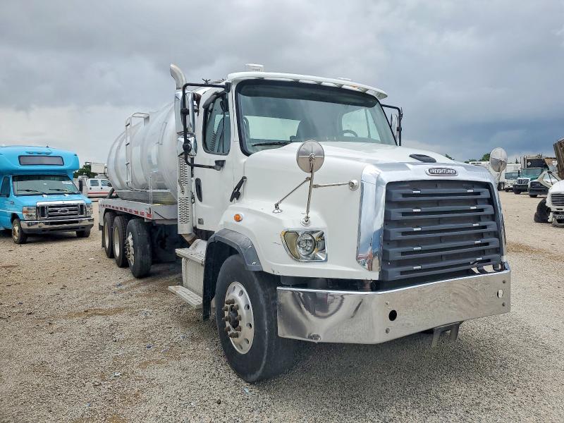 2015 FREIGHTLINER 114SD — VIN 1FVMG3DV4FHGN6272