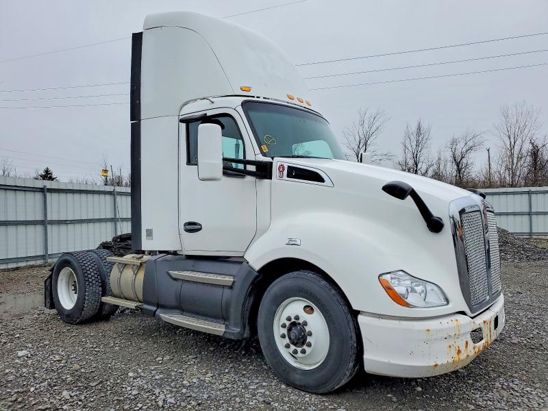 2017 KENWORTH CONSTRUCTION — VIN 1XKYA48X9HJ160414