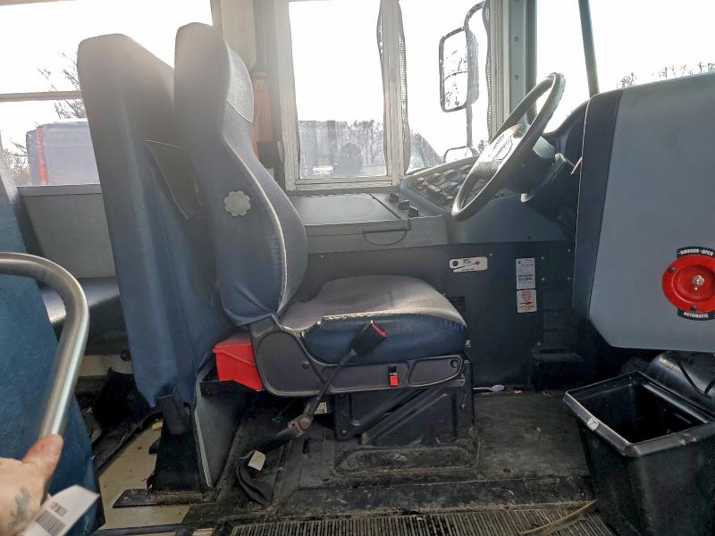 4DRBUC8N9HB714123