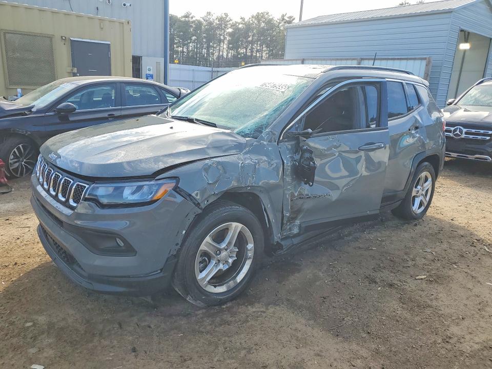 2024 JEEP COMPASS — VIN 3C4NJDBN8RT580939