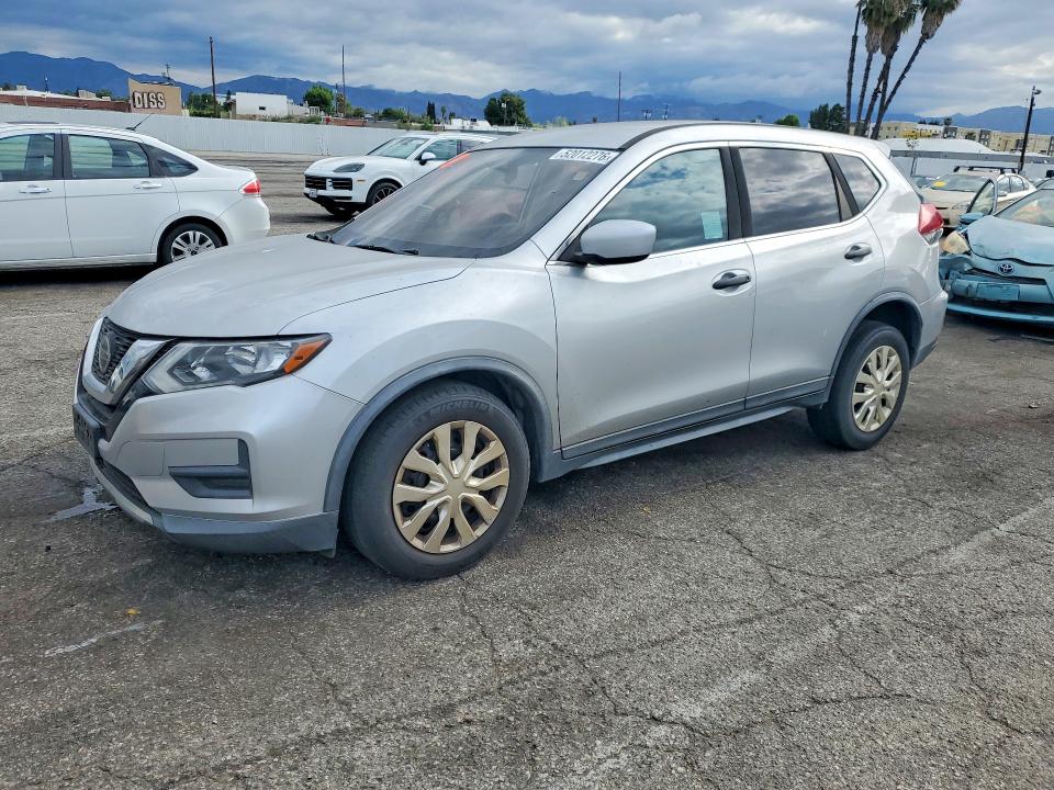 2018 NISSAN ROGUE — VIN KNMAT2MTXJP500302