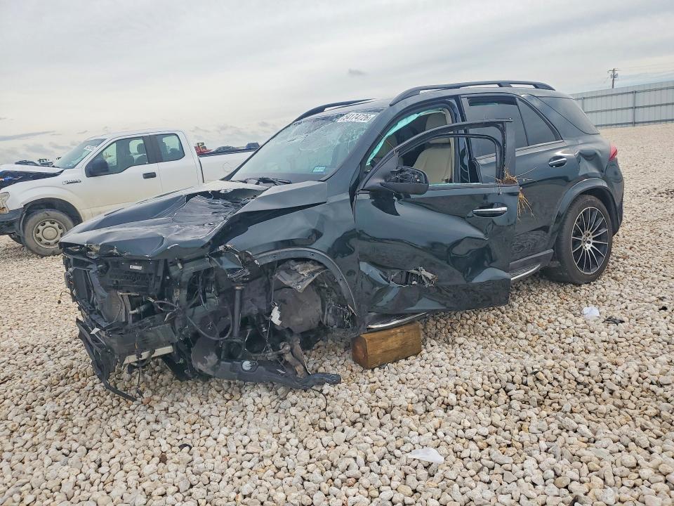 4JGFB4JB3NA748136