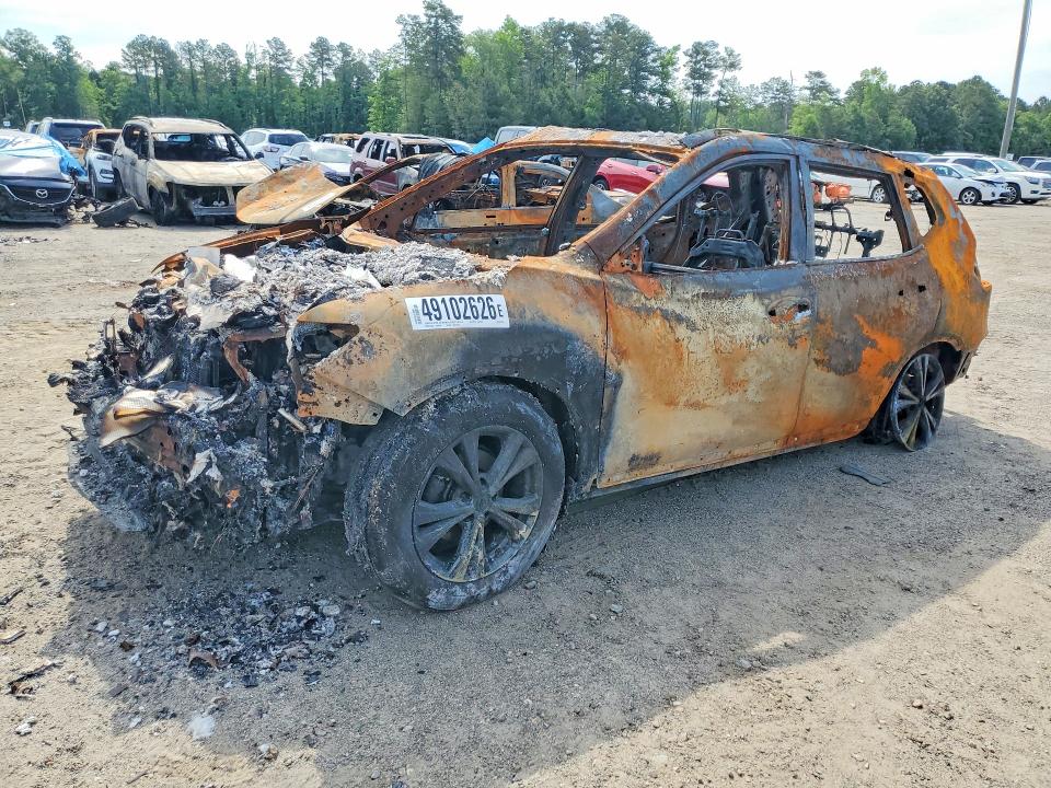 2018 NISSAN ROGUE — VIN 5N1AT2MV4JC843840