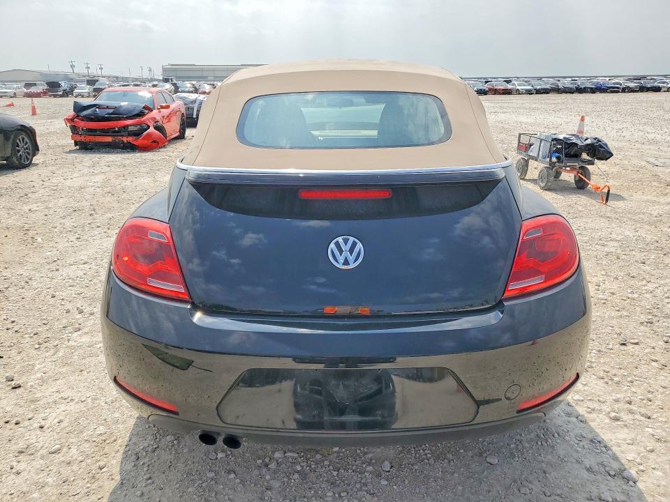 3VW517AT1FM802872