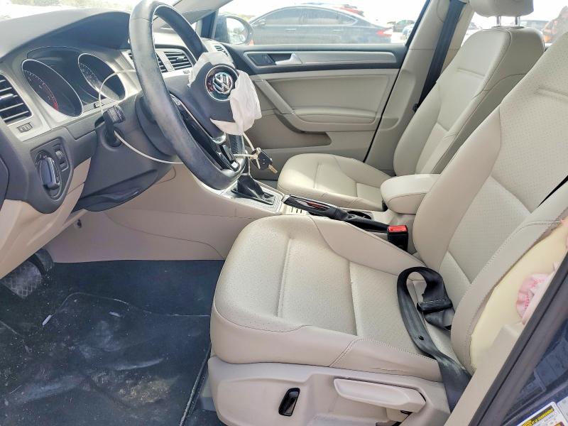 3VW217AU1GM037000
