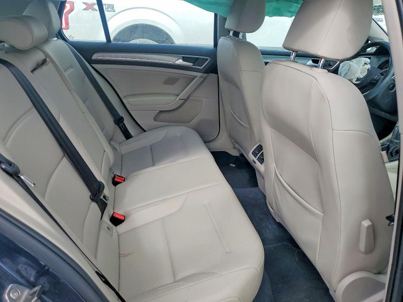 3VW217AU1GM037000