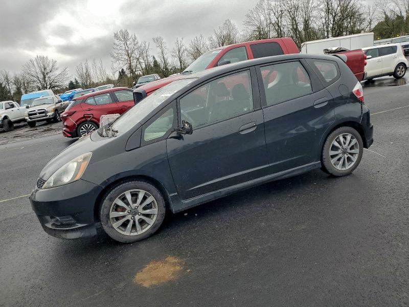 2013 HONDA FIT SPORT — VIN JHMGE8H51DC050892