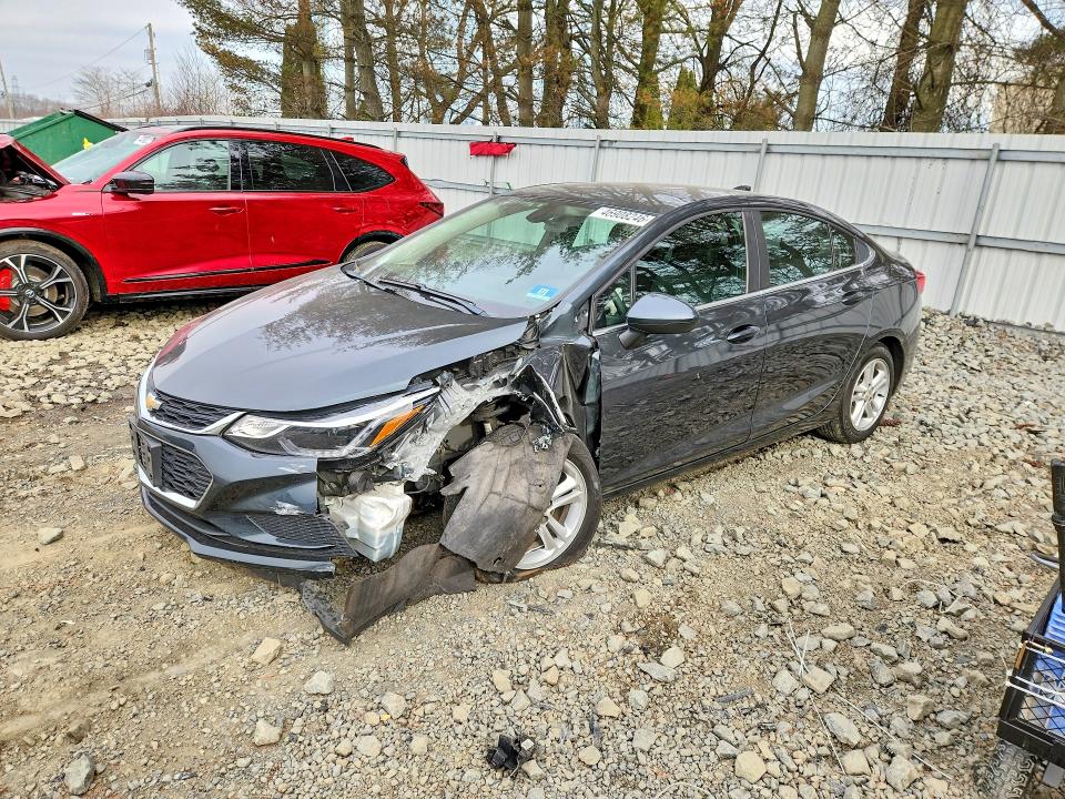 2018 CHEVROLET CRUZE — VIN 1G1BE5SM9J7185903