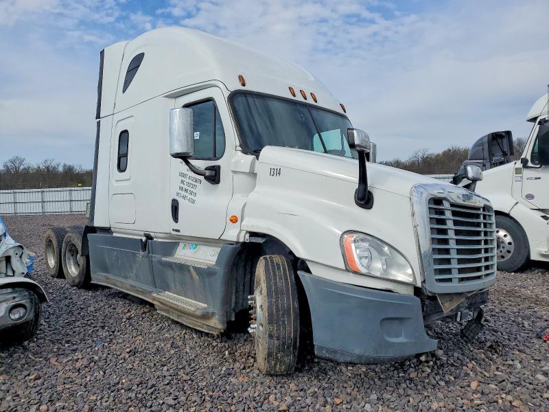 2017 FREIGHTLINER CASCADIA 125 — VIN 3AKJGLDR0HDHN5819