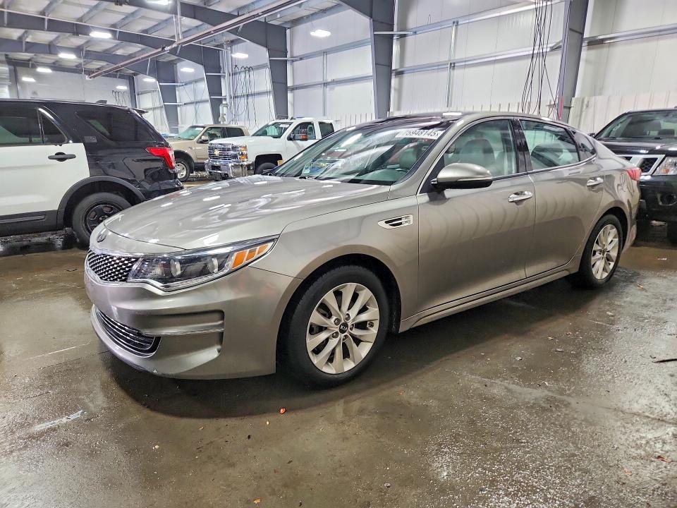 2016 KIA OPTIMA — VIN 5XXGU4L33GG081326