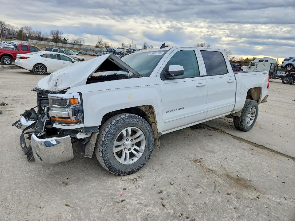 2017 CHEVROLET SILVERADO — VIN 3GCUKREC4HG470428