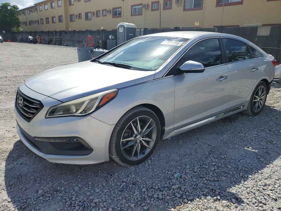 2015 HYUNDAI SONATA — VIN 5NPE34AB8FH093804