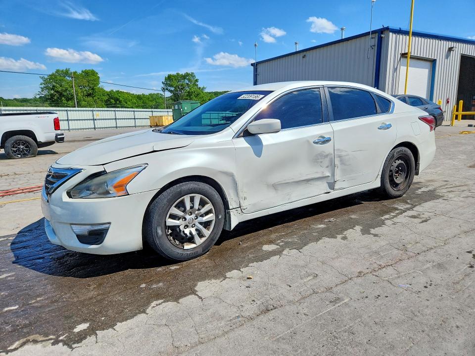 2015 NISSAN ALTIMA — VIN 1N4AL3AP7FN330180