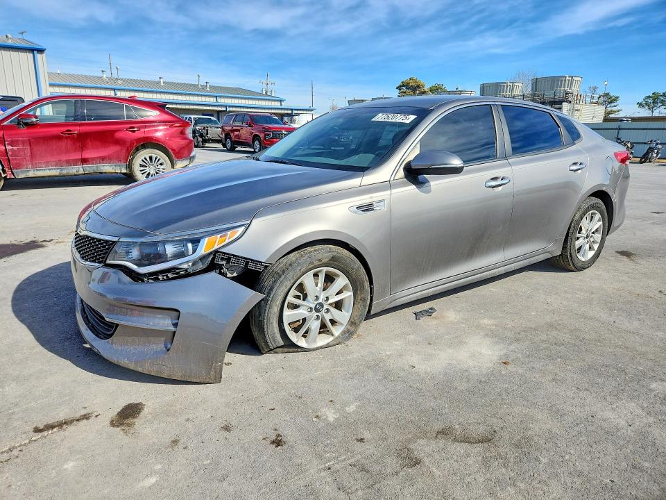 2017 KIA OPTIMA — VIN 5XXGT4L38HG146806