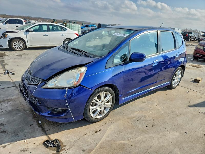 2011 HONDA FIT SPORT — VIN JHMGE8H69BC003826