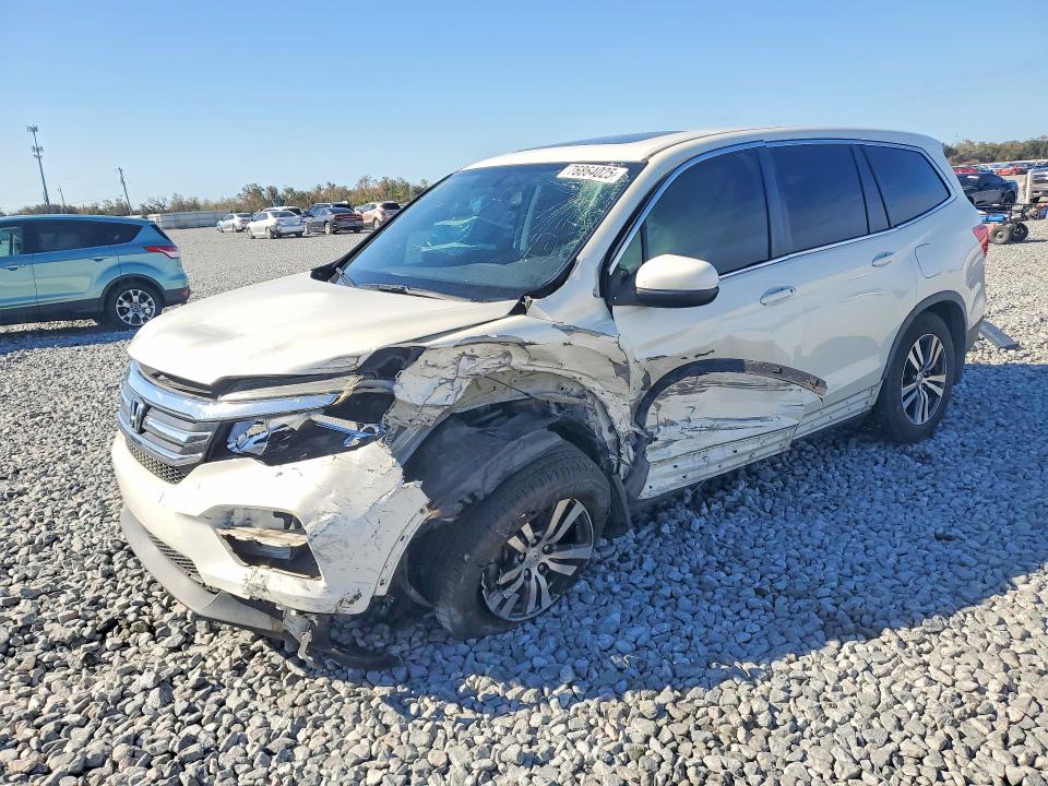 2018 HONDA PILOT — VIN 5FNYF5H52JB028657