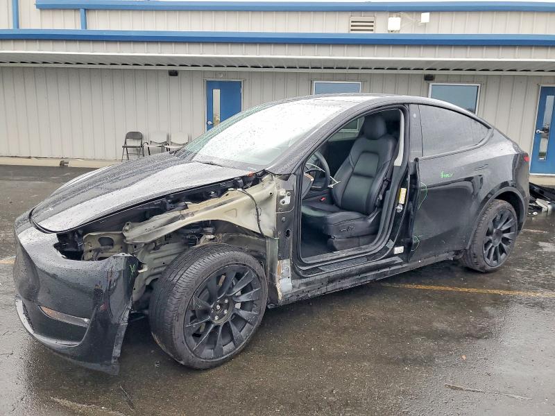 2022 TESLA MODEL Y — VIN 7SAYGDEE3NF493145