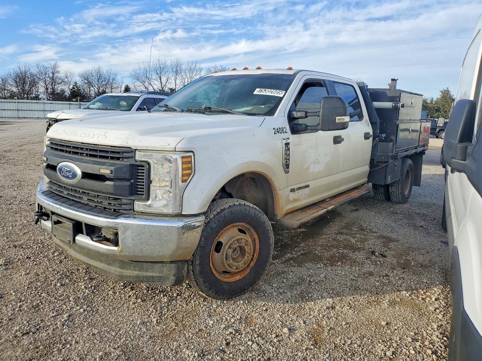 2018 FORD F350 — VIN 1FD8W3HT8JEB24082