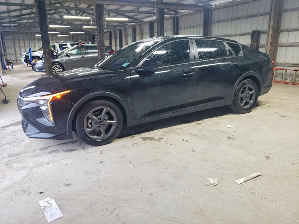 2025 KIA K4 — VIN 3KPFT4DEXSE188289