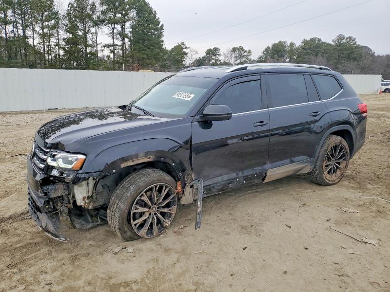 2018 VOLKSWAGEN ATLAS — VIN 1V2LR2CA7JC518303