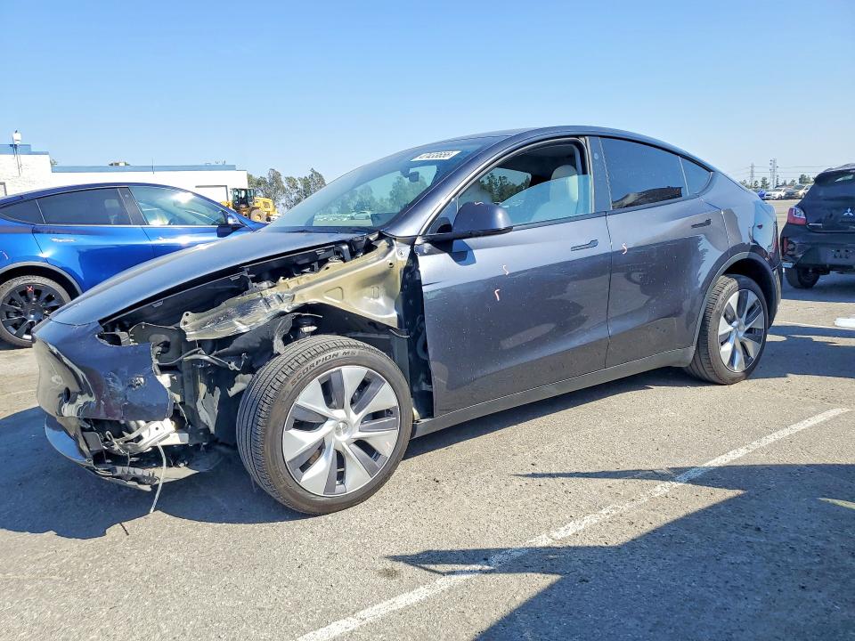 2024 TESLA MODEL Y — VIN 7SAYGDEE7RA232734