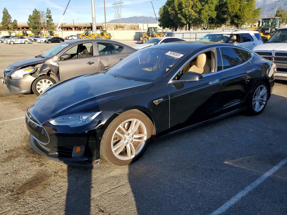 2015 TESLA MODEL S — VIN 5YJSA1S21FF084995