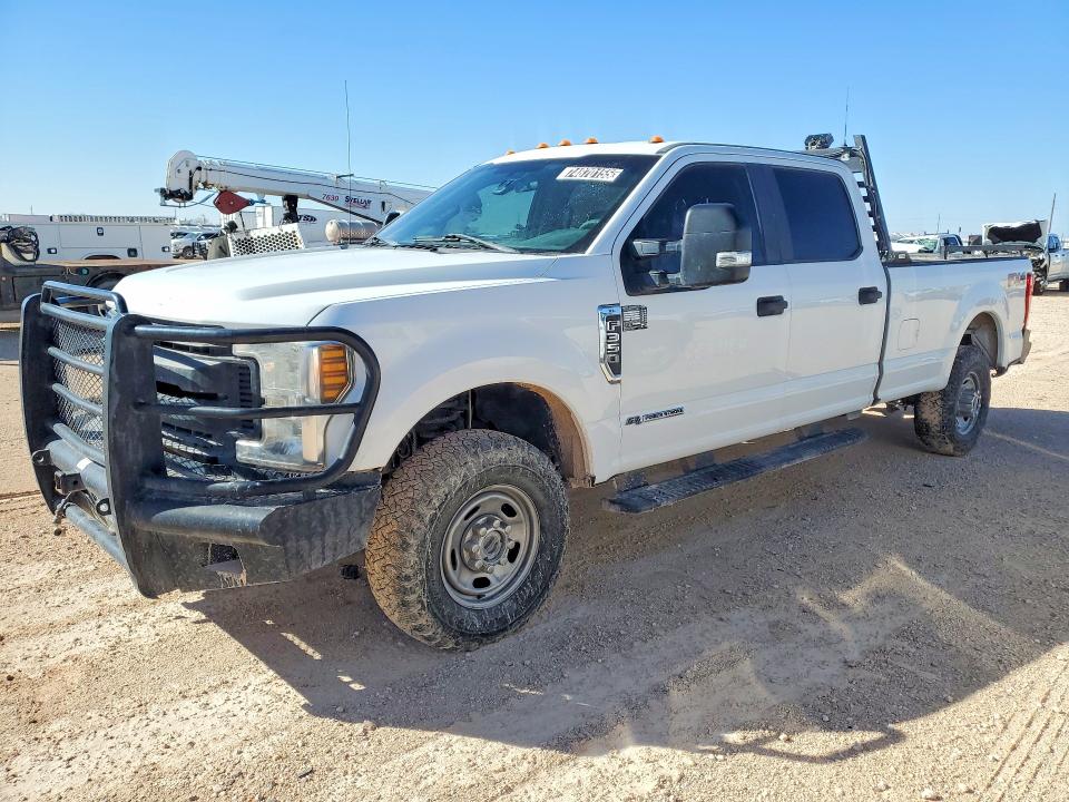 2018 FORD F350 SUPER — VIN 1FT8W3BTXJEC94893