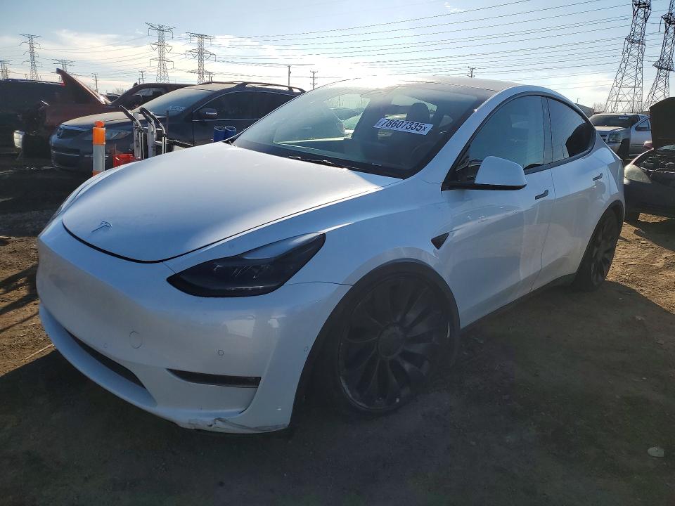 2022 TESLA MODEL Y — VIN 7SAYGDEF4NF464021