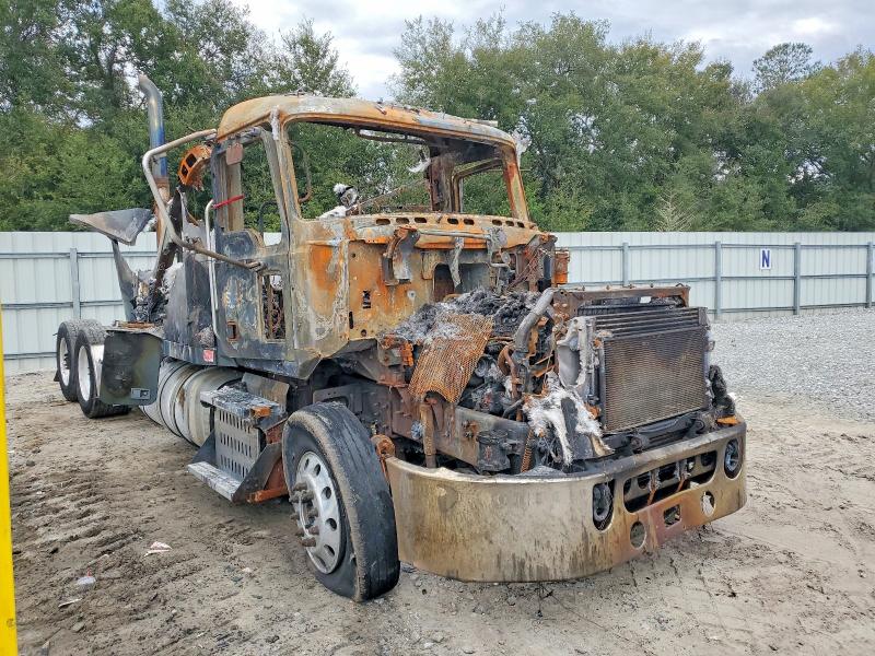 2015 MACK 600 CXU600 — VIN 1M1AW07YXFM044846