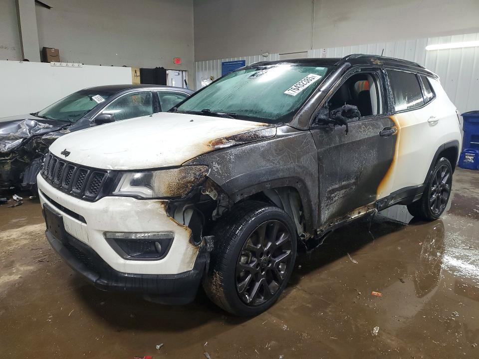 2019 JEEP COMPASS — VIN 3C4NJDCB3KT670560