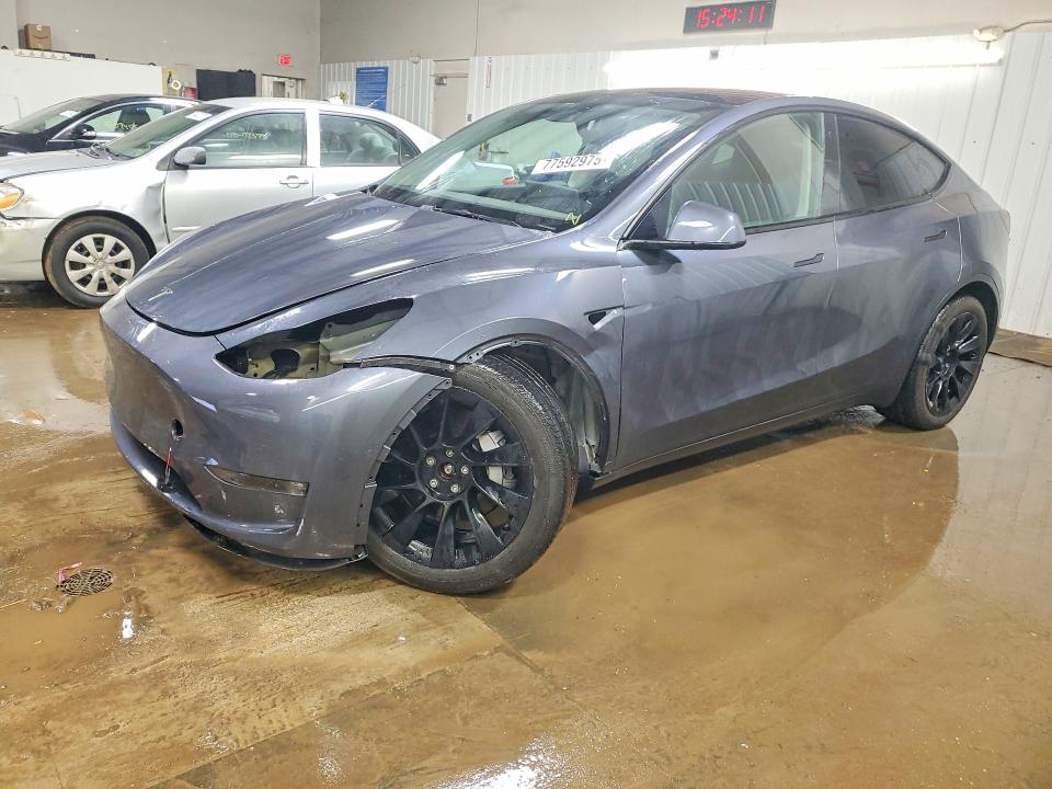 2022 TESLA MODEL Y — VIN 7SAYGDEE2NF441148