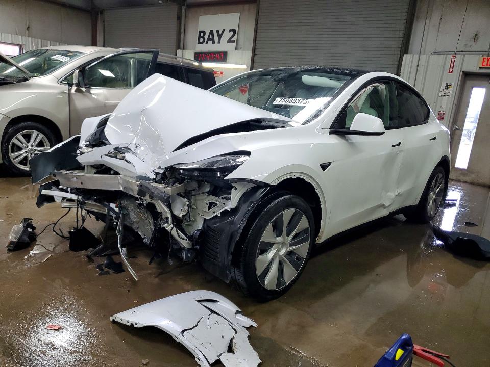 2023 TESLA MODEL Y — VIN 7SAYGDEE0PF797231