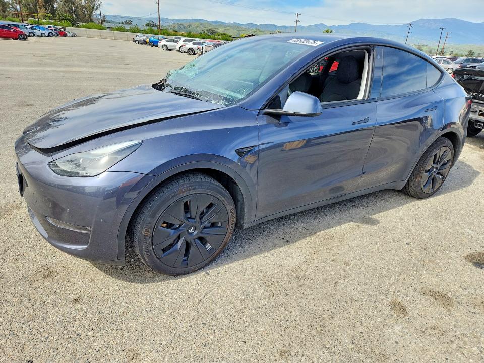 2022 TESLA MODEL Y — VIN 7SAYGDEE0NF556802