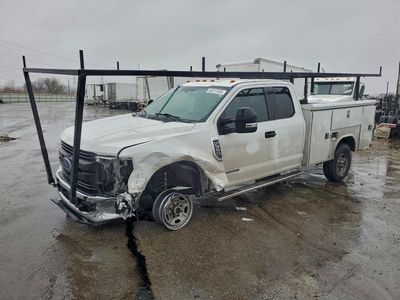 2018 FORD F350 SUPER — VIN 1FT8X3BT8JEC88927